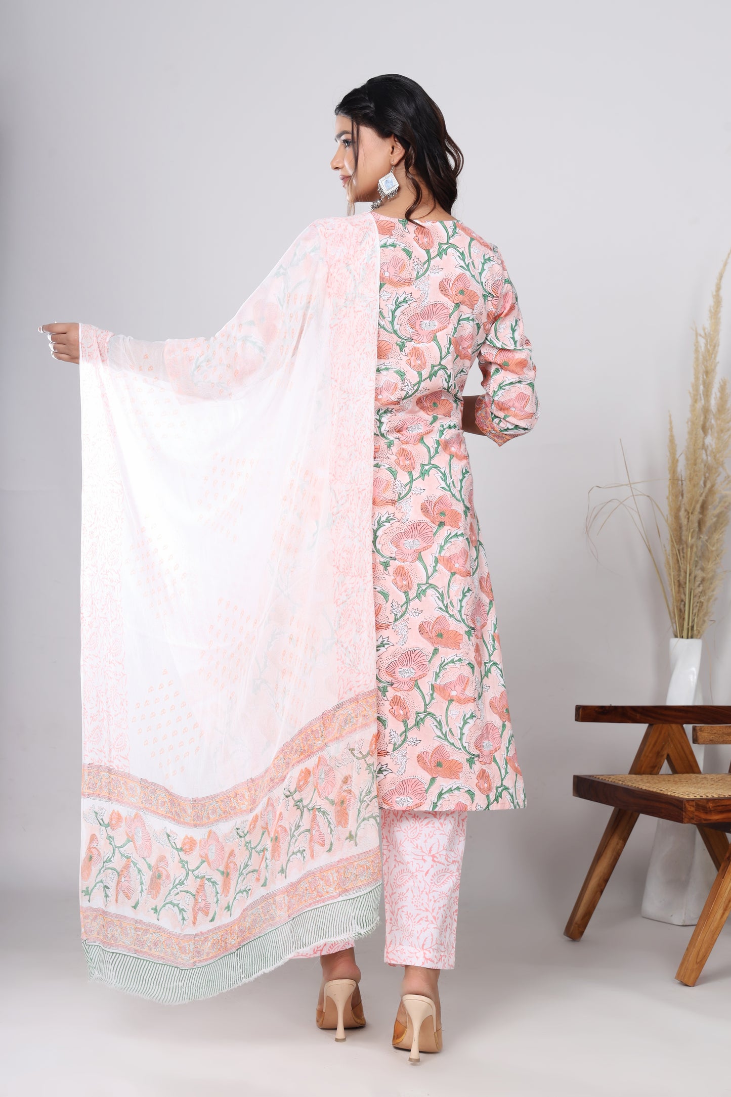 Hand-Block Suit
