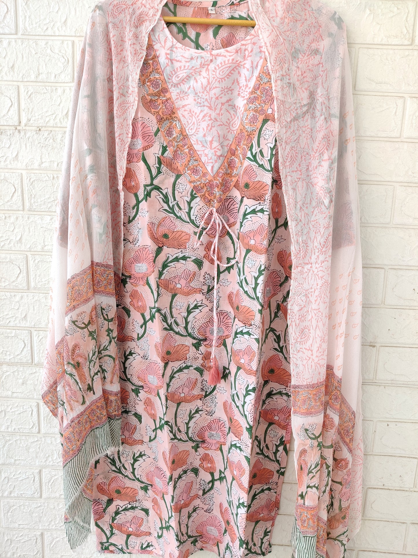 Hand-Block Suit