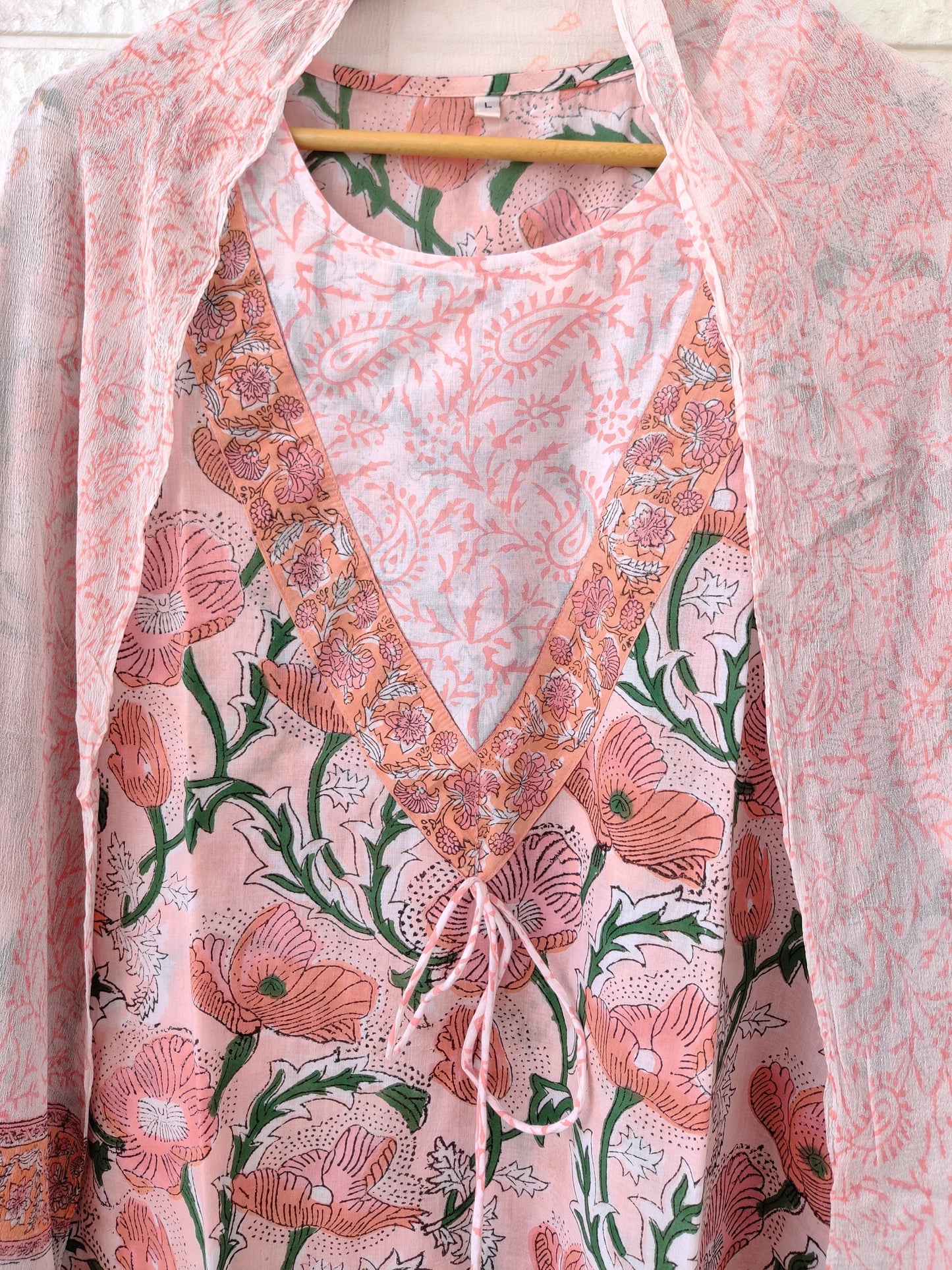 Hand-Block Suit
