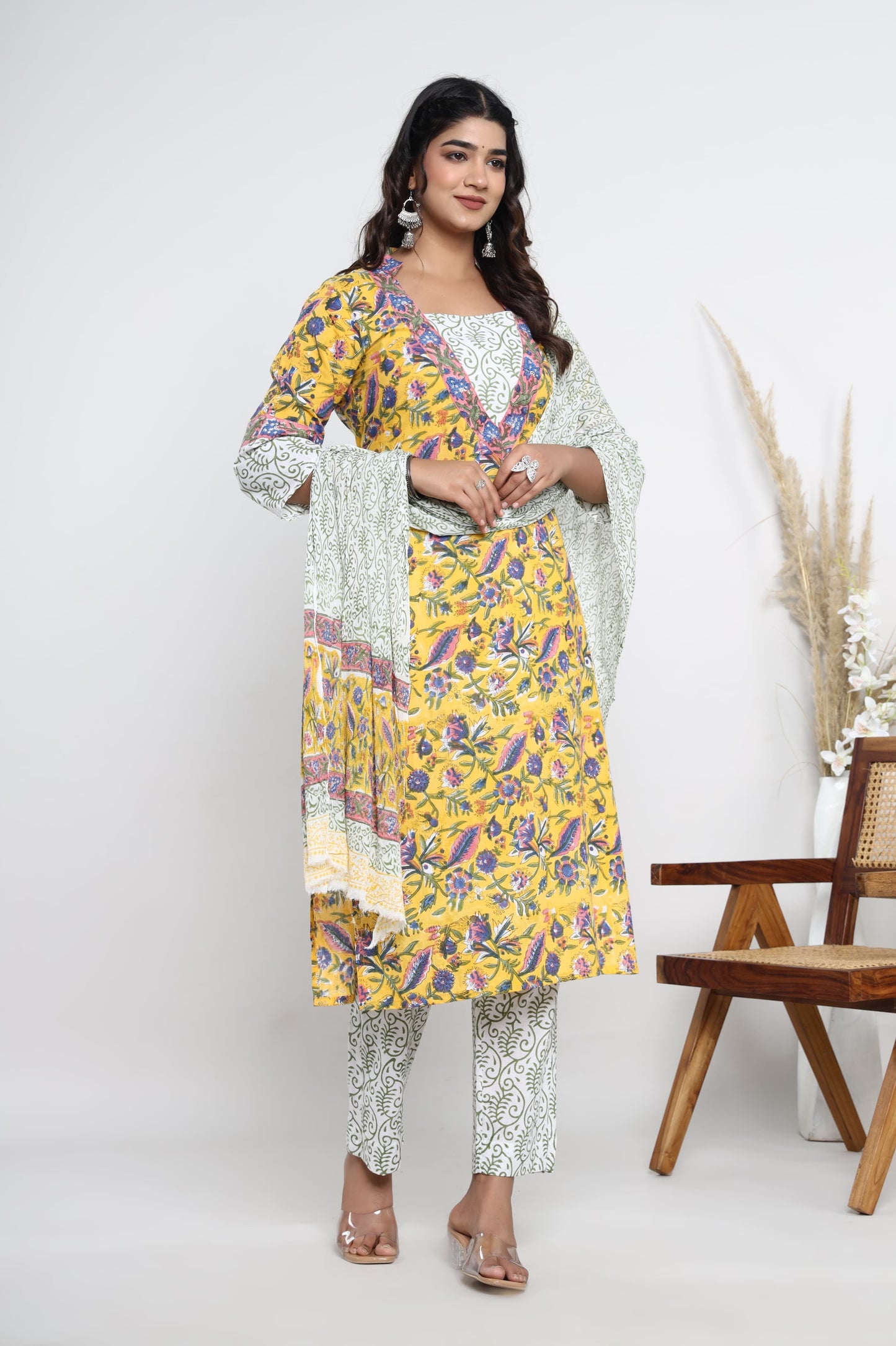 Hand-Block Suit