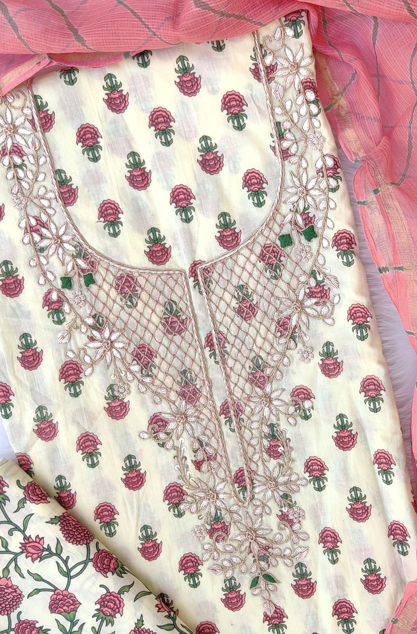 HANDBLOCK PRINTED GOTA PATTI NECK WORK SUITS WITH LEHRIYA KOTA DORIA DUPATTA