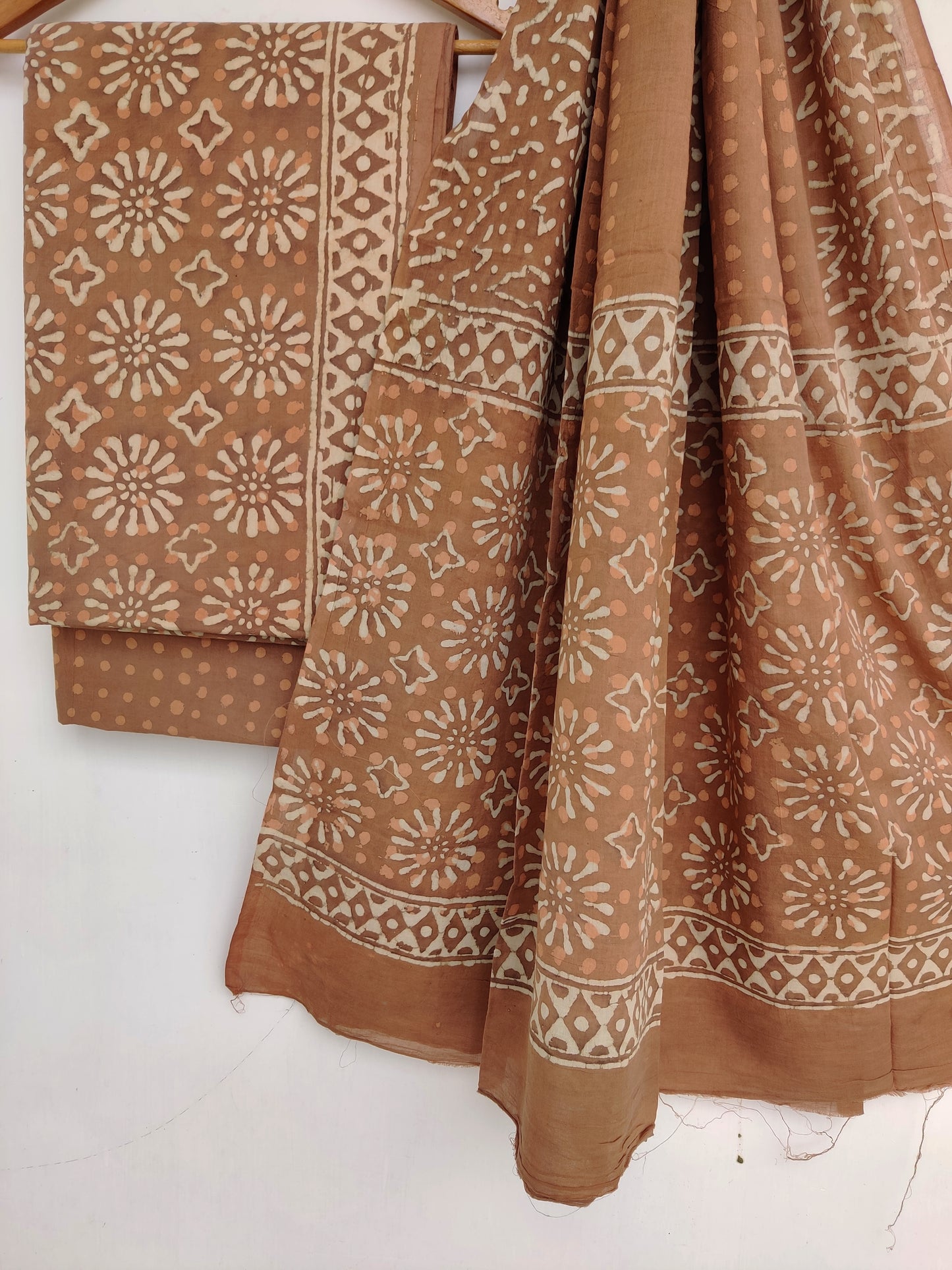 (DABU) Hand Printed Cotton Suit With Mulmul Cotton Dupatta