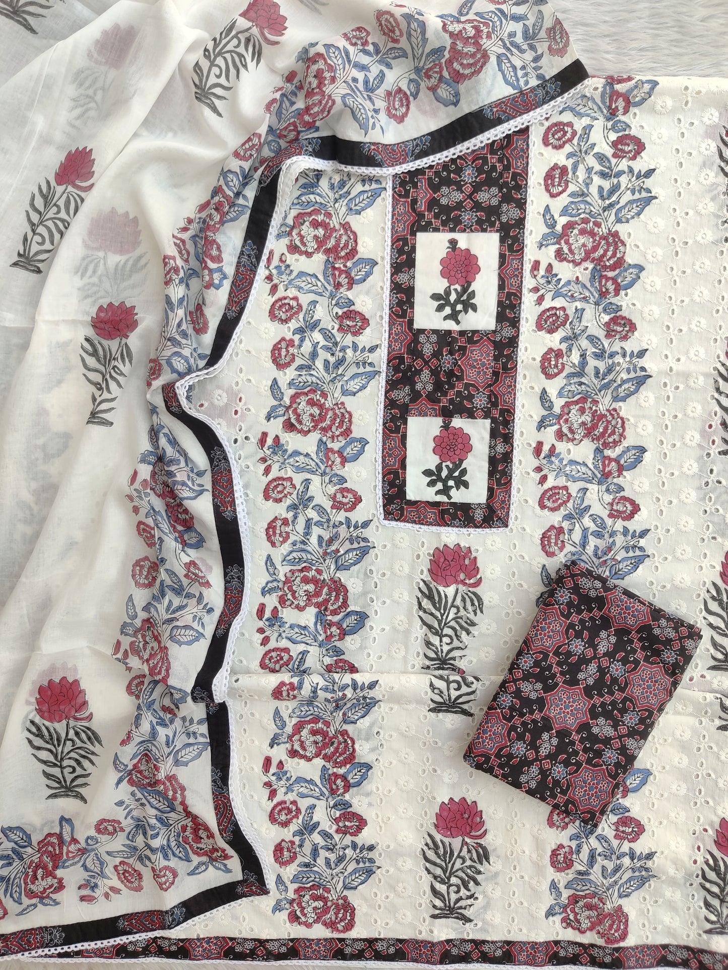 ELEGANT COTTON SCHIFFLI HAKUBA EMBROIDERY MUGHAL BUTA NECK WORK SUIT SET WITH MULMUL DUPATTA