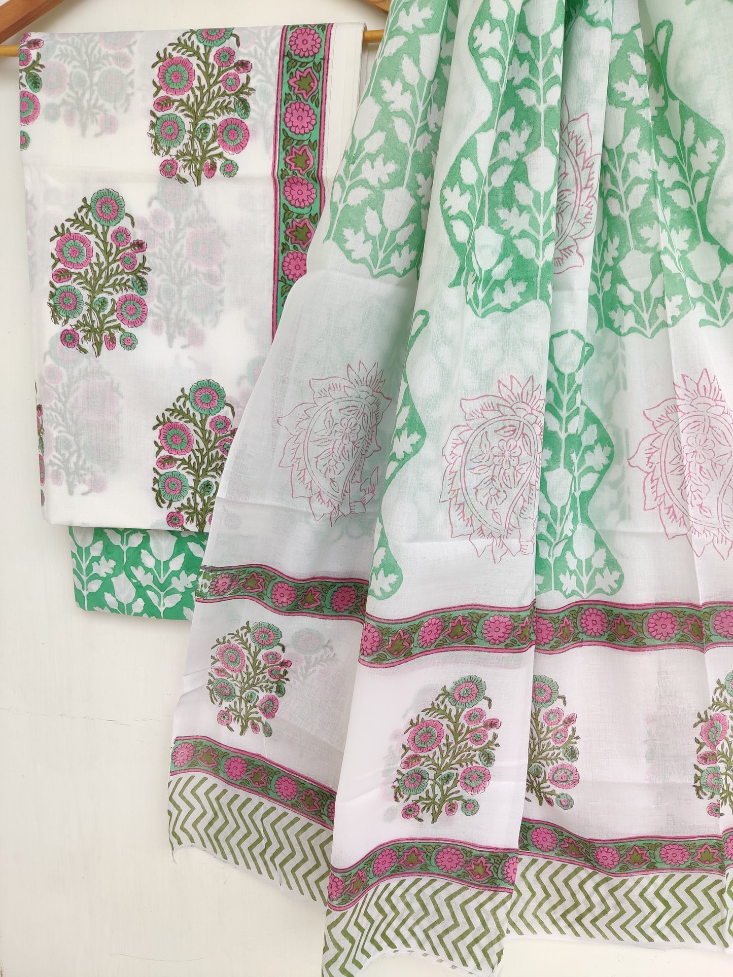 (SALE) Hand Block Printed Cotton Suit With Mulmul Cotton Dupatta