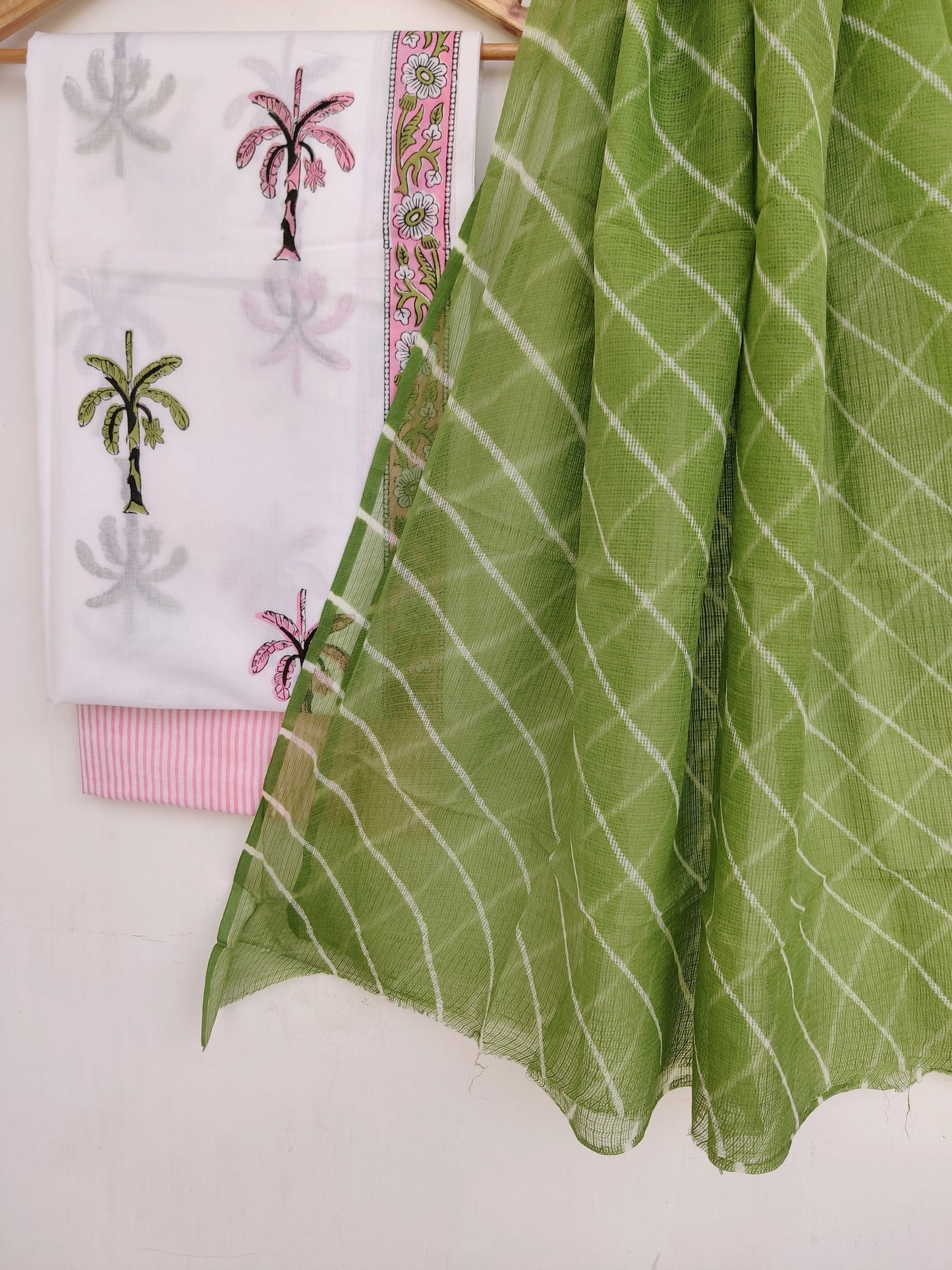 (SALE) BLOCK PRINTED COTTON SUIT WITH LEHRIYA KOTA DORIA DUPATTA