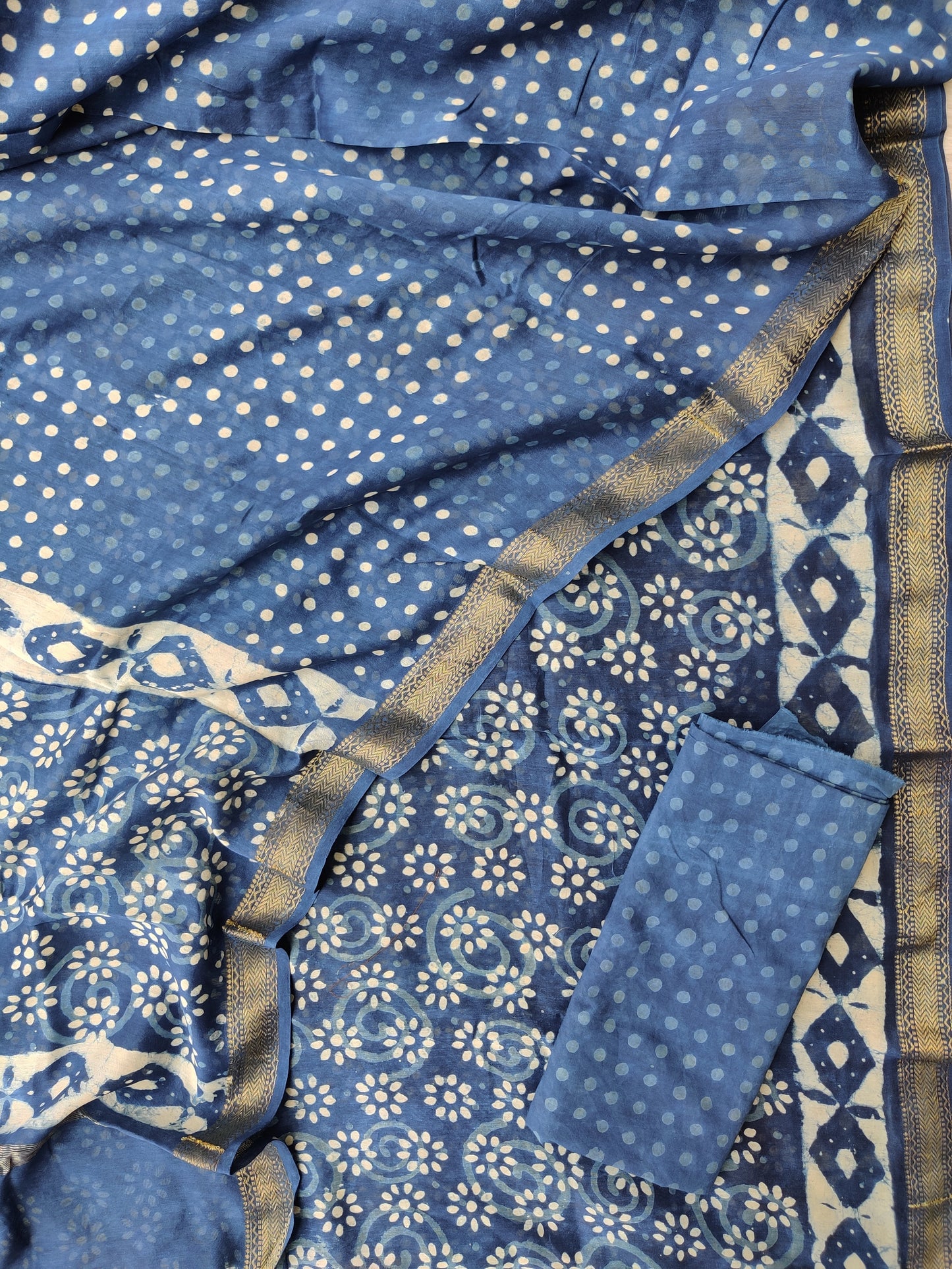 (SALE)!HAND BLOCK PRINTED MAHESHWARI SILK SUIT WITH MAHESHWARI SILK DUPATTA