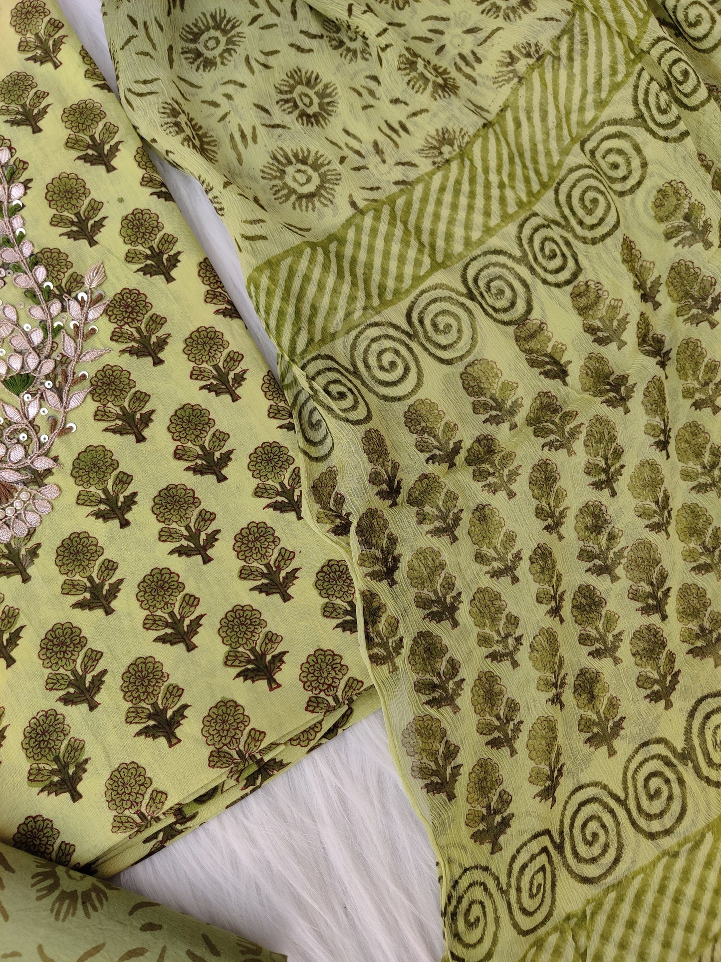 FLORAL PRINTED COTTON GOTA PATTI SUIT WITH CHIFFON DUPATTA