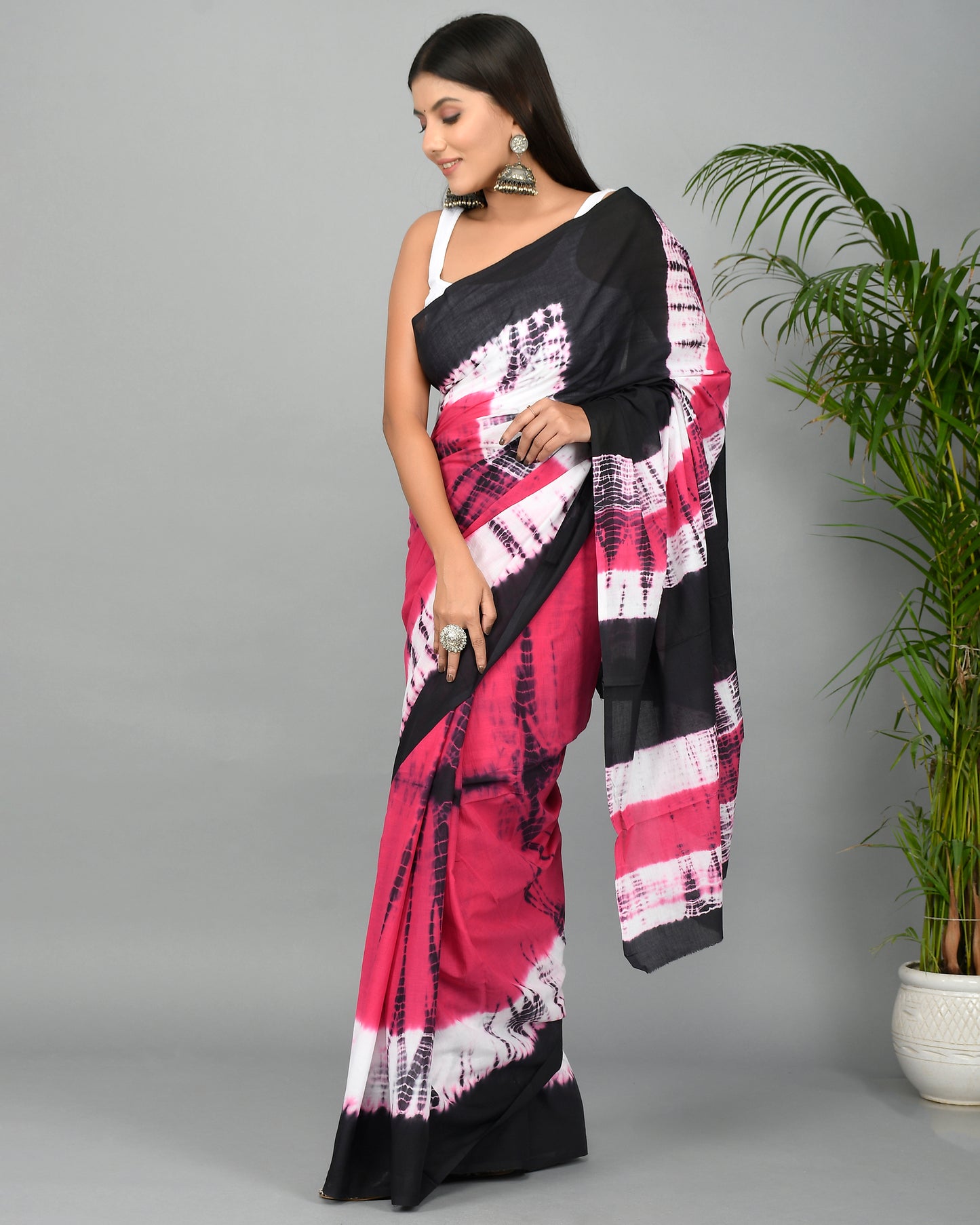 Tie and Dye Hand Block Printed Cotton Mulmul Saree with Blouse Piece