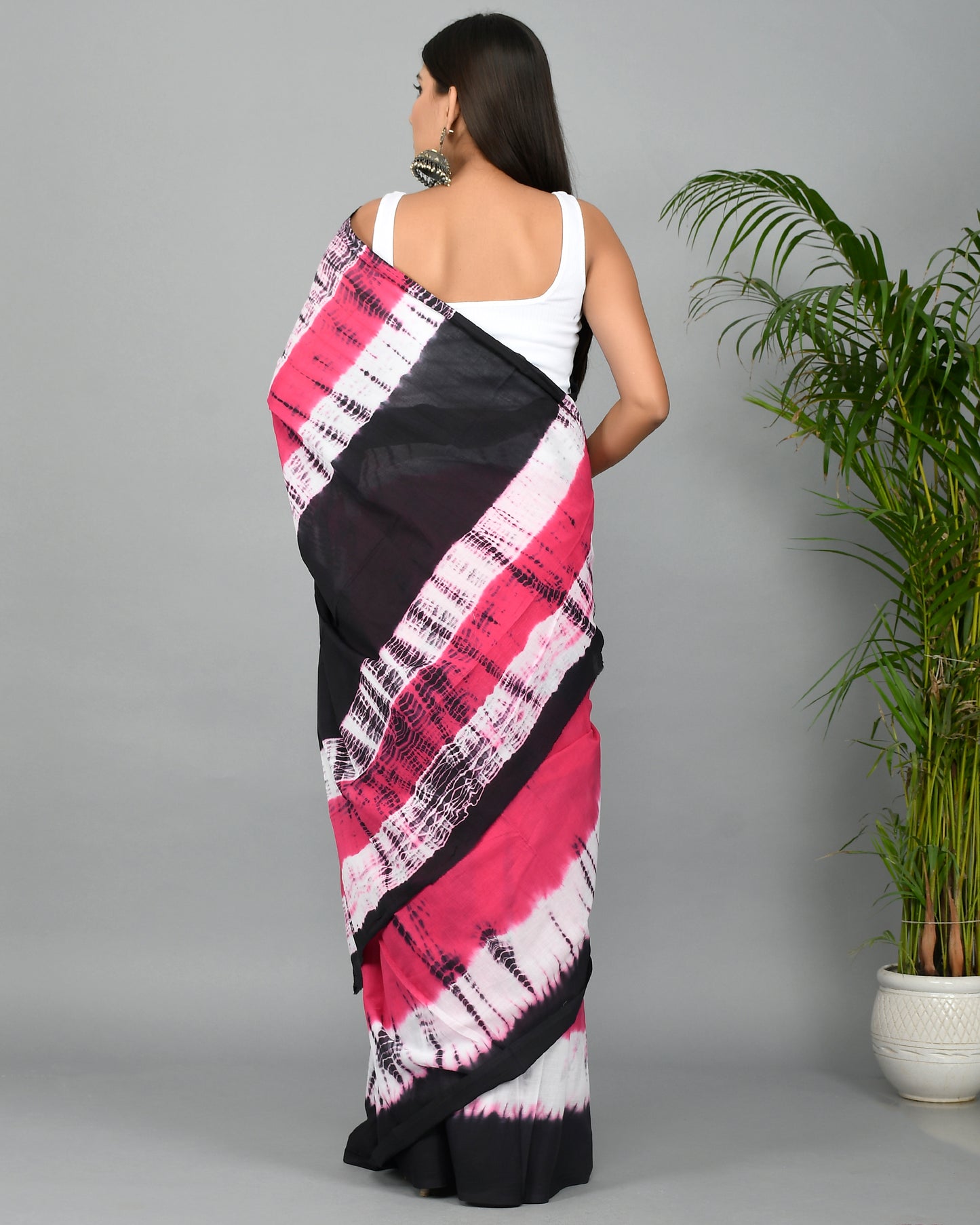 Tie and Dye Hand Block Printed Cotton Mulmul Saree with Blouse Piece