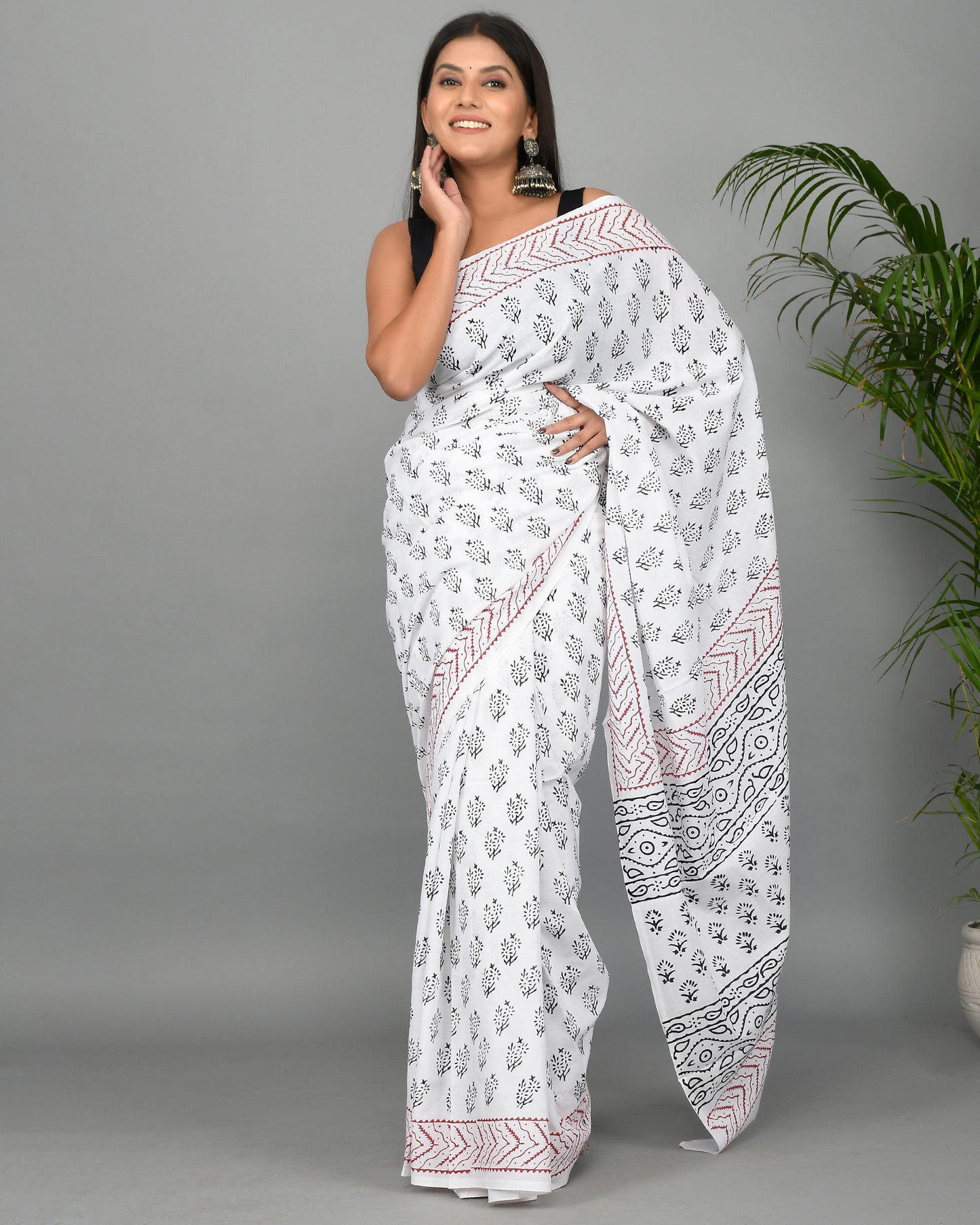 White and Black Printed Cotton Mulmul Saree with Blouse Piece