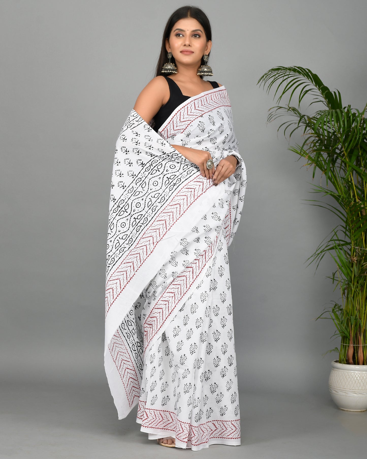 White and Black Printed Cotton Mulmul Saree with Blouse Piece