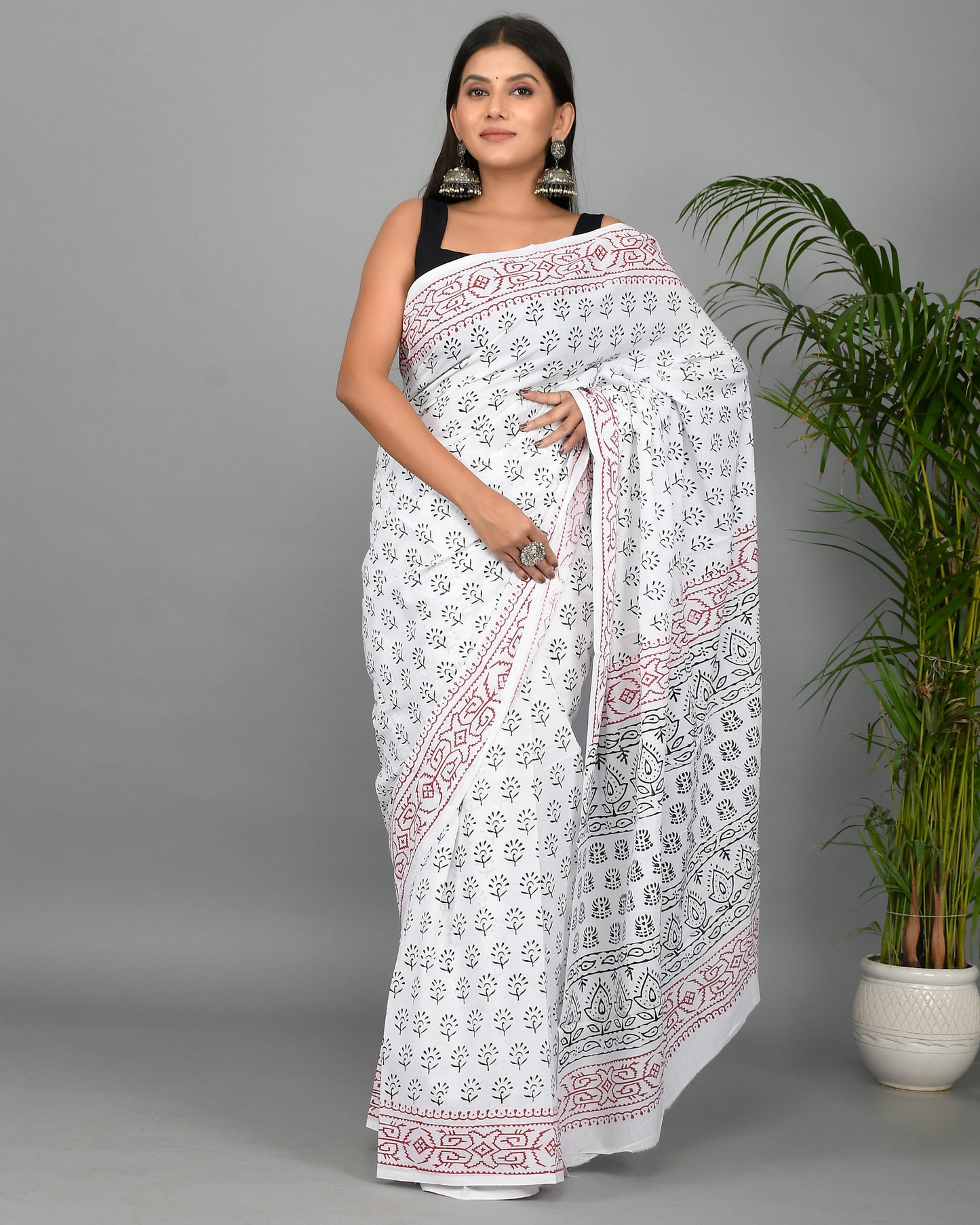 White and Black Printed Cotton Mulmul Saree with Blouse Piece