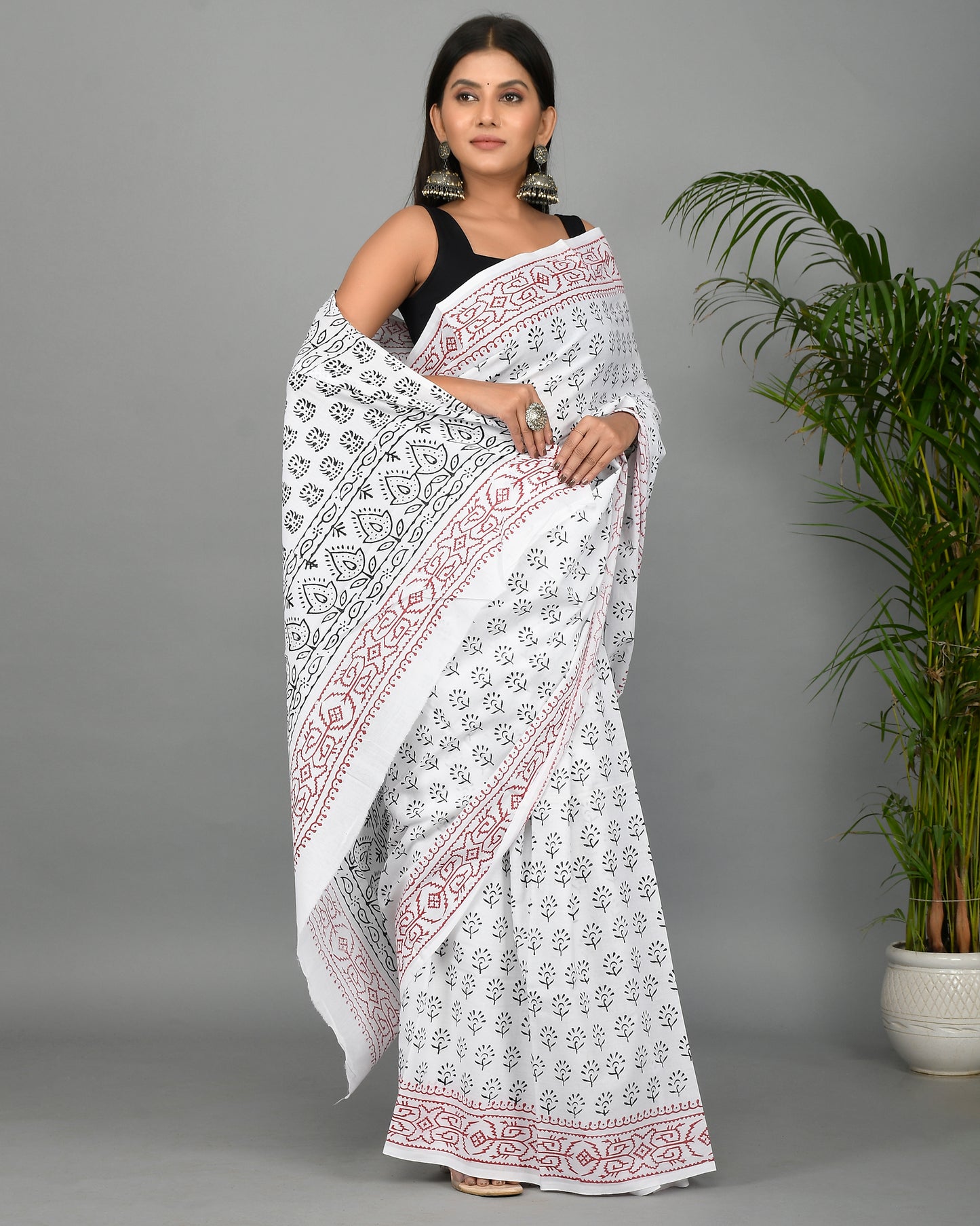 White and Black Printed Cotton Mulmul Saree with Blouse Piece