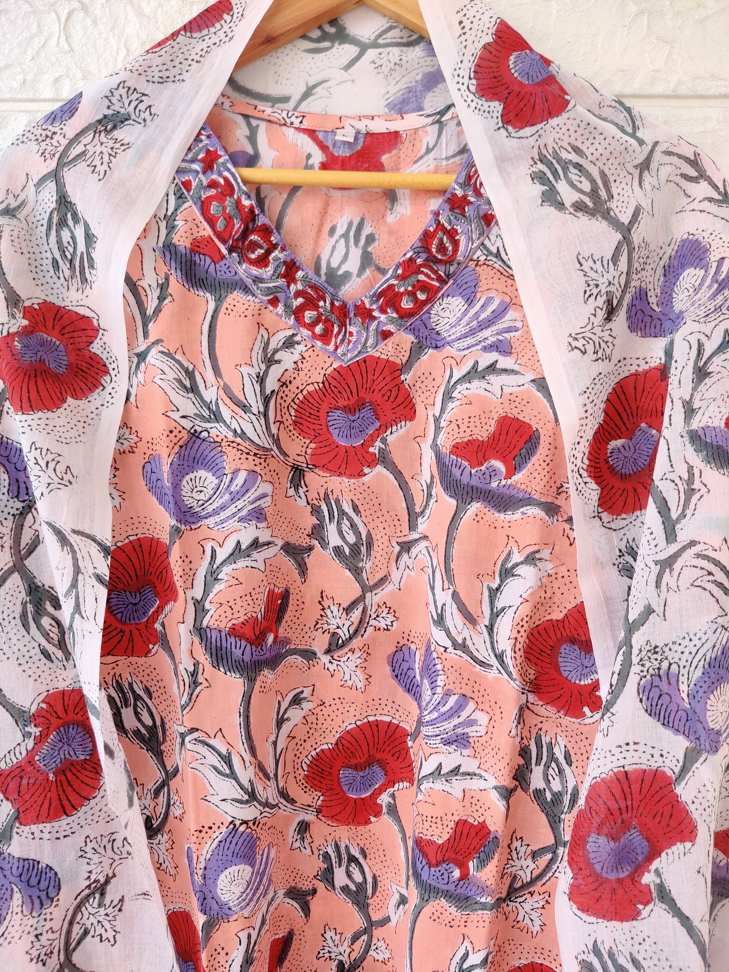 Hand-Block Suit