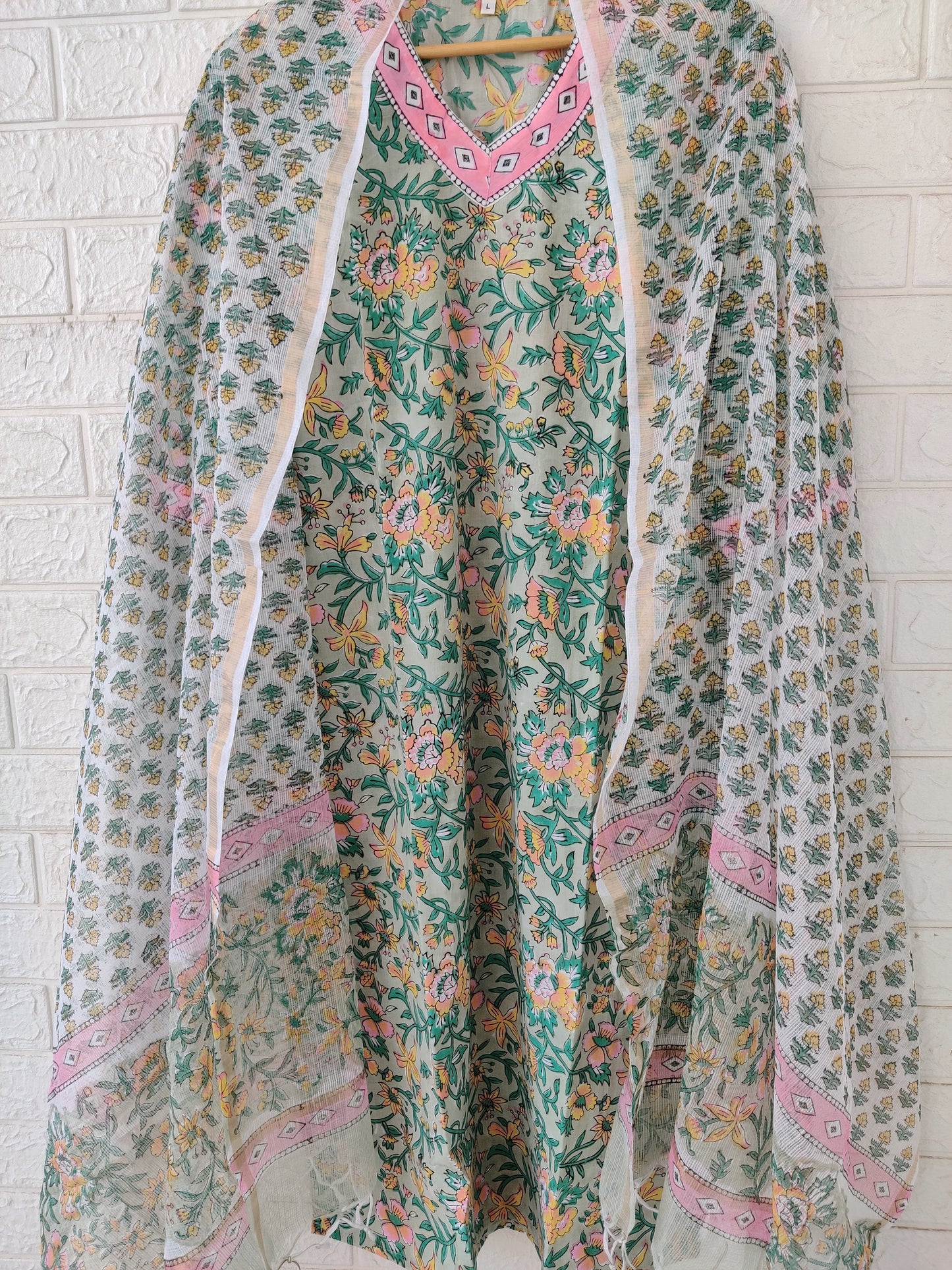 Hand-Block Suit2