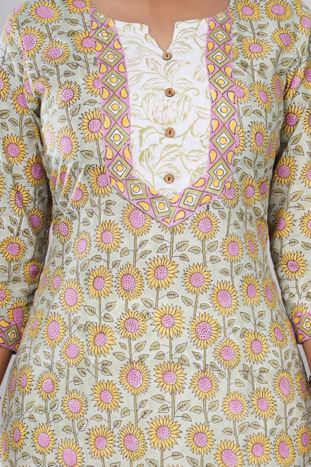 Hand-Block Suit