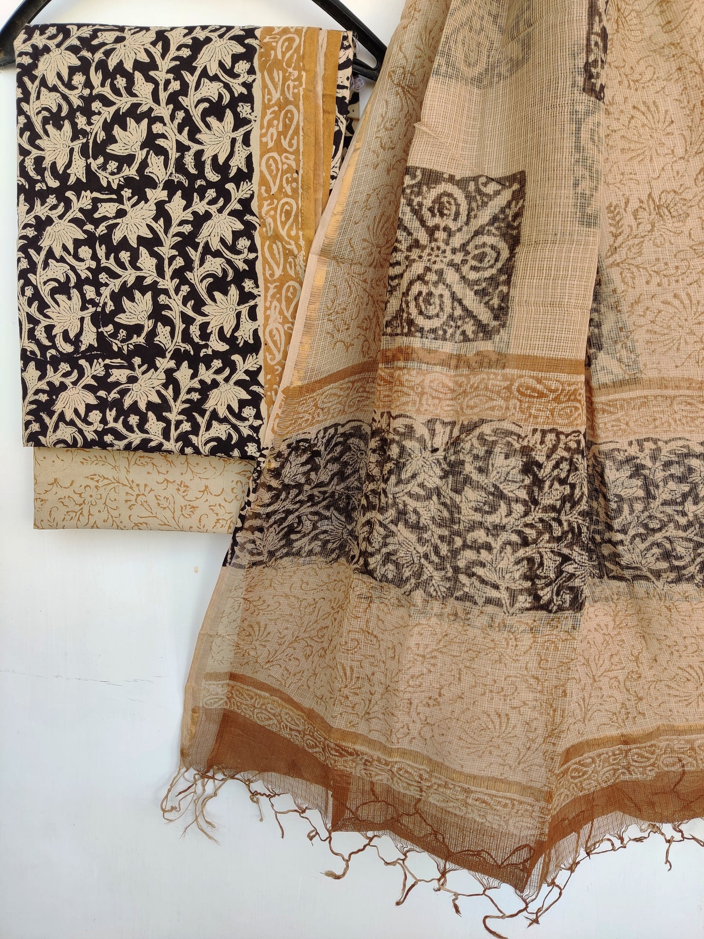 KALAMKARI Hand Block Printed Cotton Suit with Cotton Kota Doria dupatta9