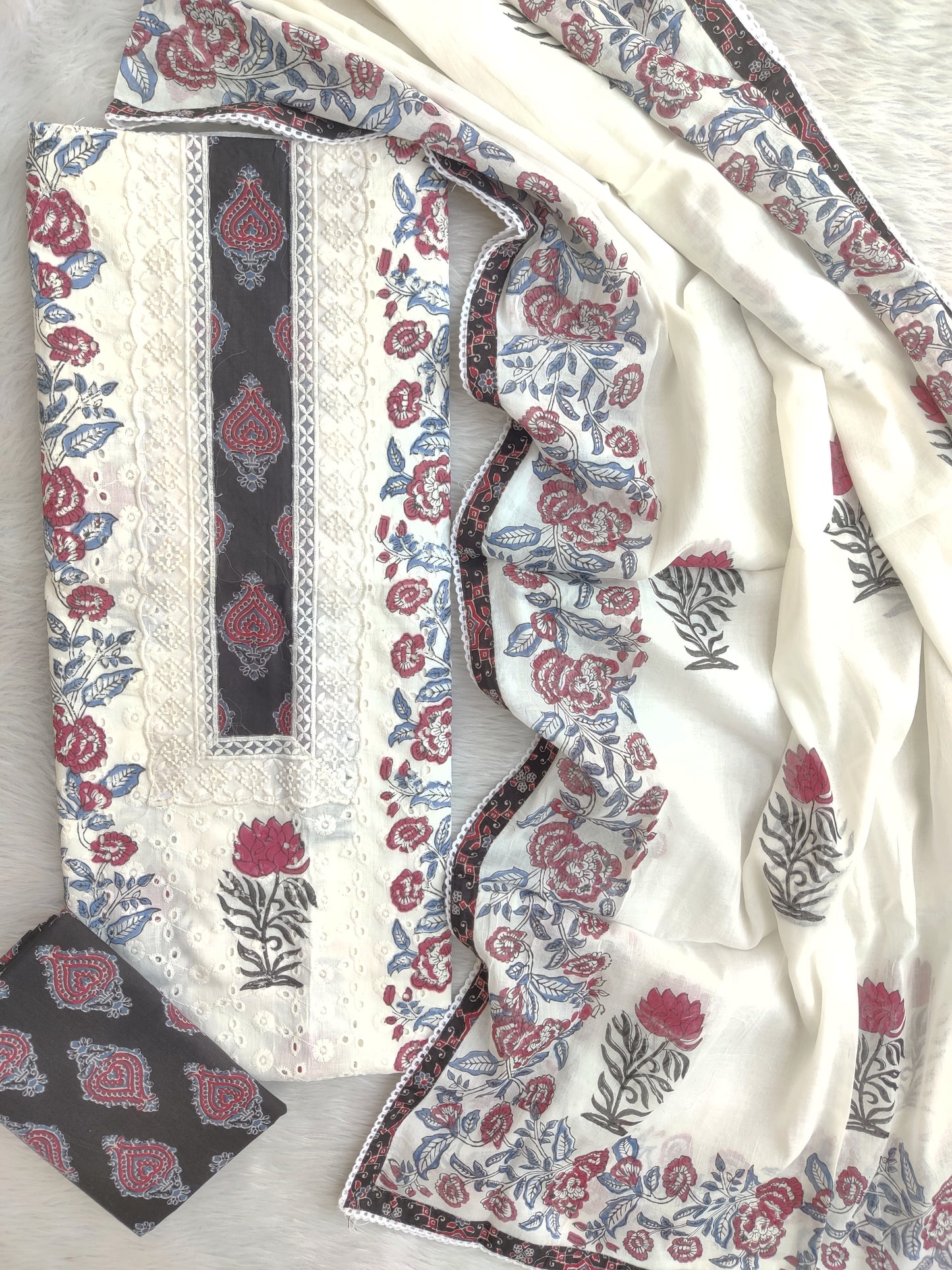 ELEGANT COTTON SCHIFFLI HAKUBA EMBROIDERY MUGHAL BUTA NECK WORK SUIT SET WITH MULMUL DUPATTA