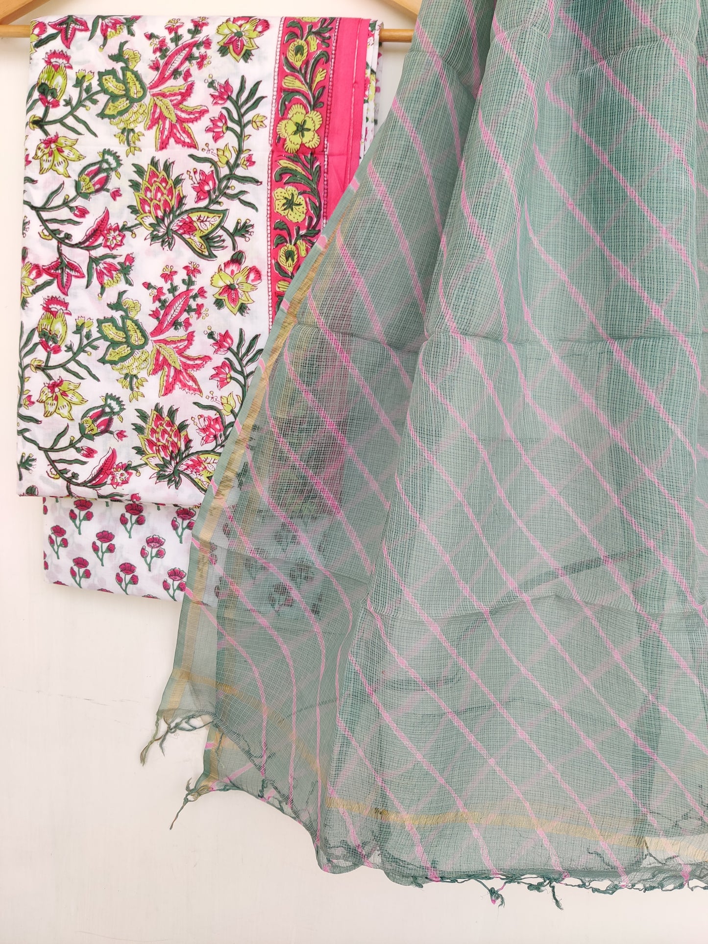 (SALE) BLOCK PRINTED COTTON SUIT WITH LEHRIYA KOTA DORIA DUPATTA