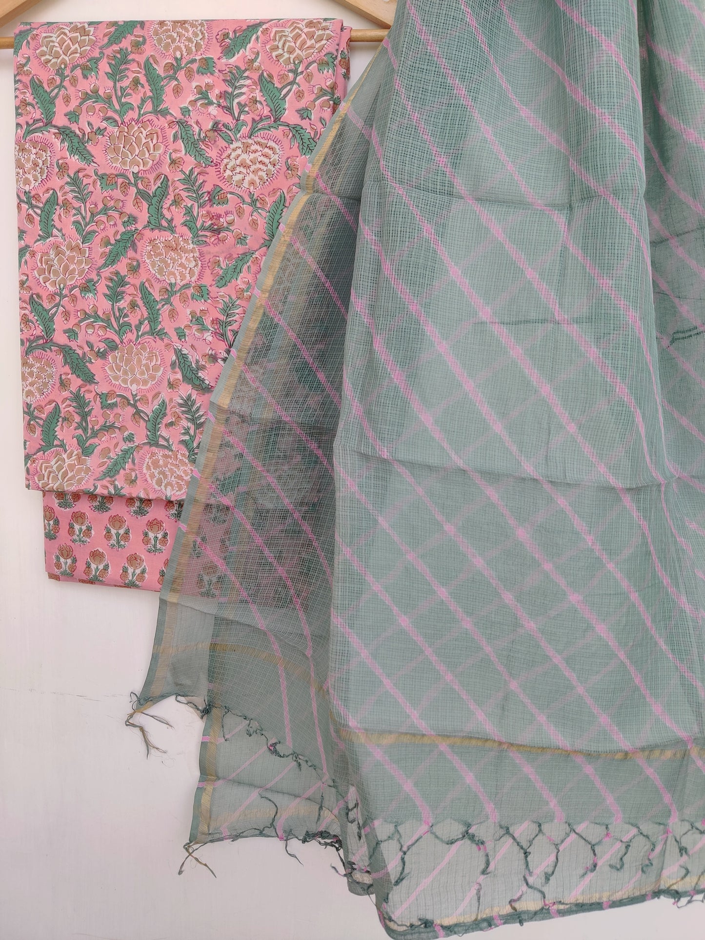 (SALE) BLOCK PRINTED COTTON SUIT WITH LEHRIYA KOTA DORIA DUPATTA
