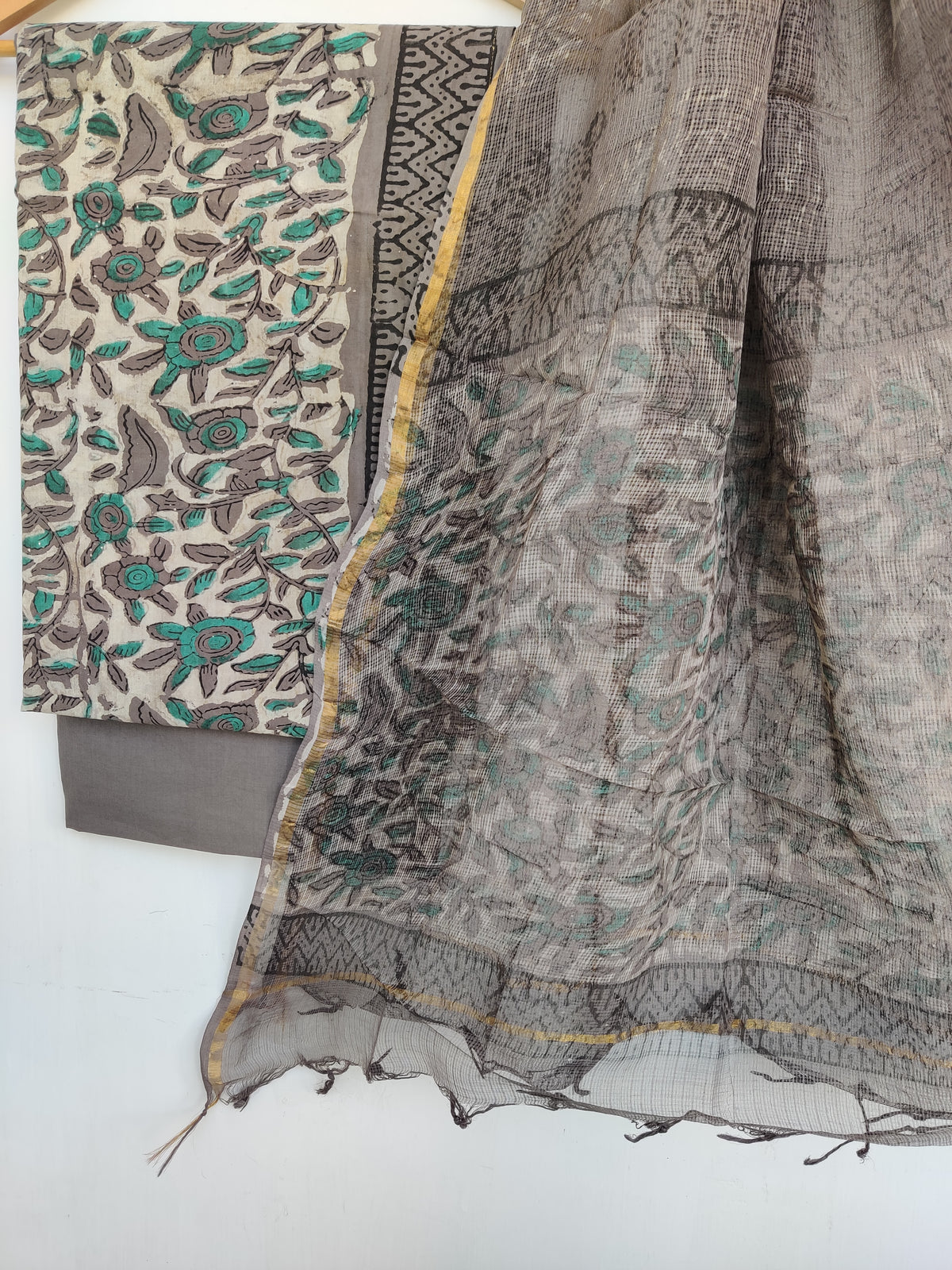 (VANASPATI) Block Printed Cotton Suit with Cotton Kota Doria Dupatta