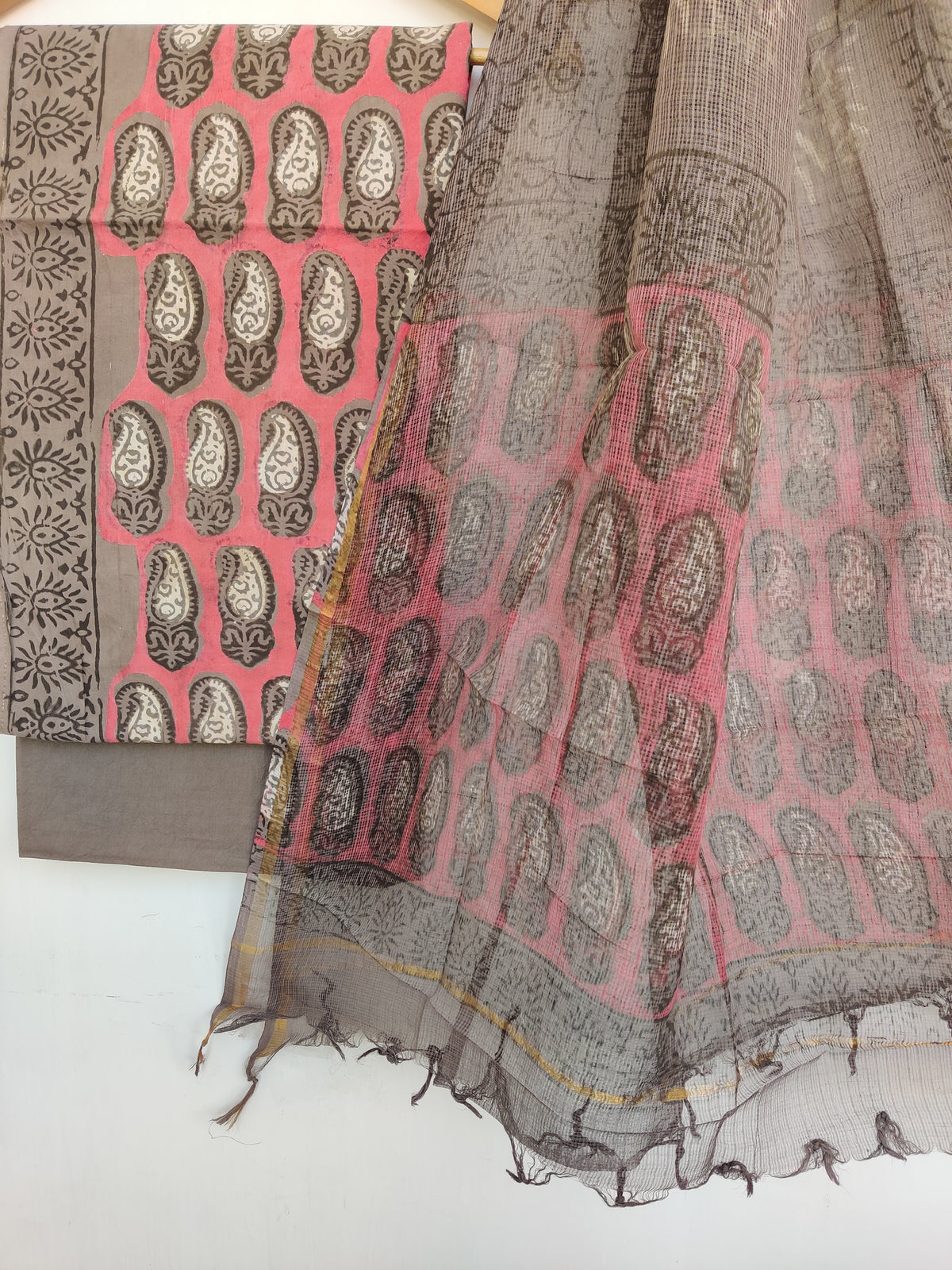 (VANASPATI) Block Printed Cotton Suit with Cotton Kota Doria dupatta