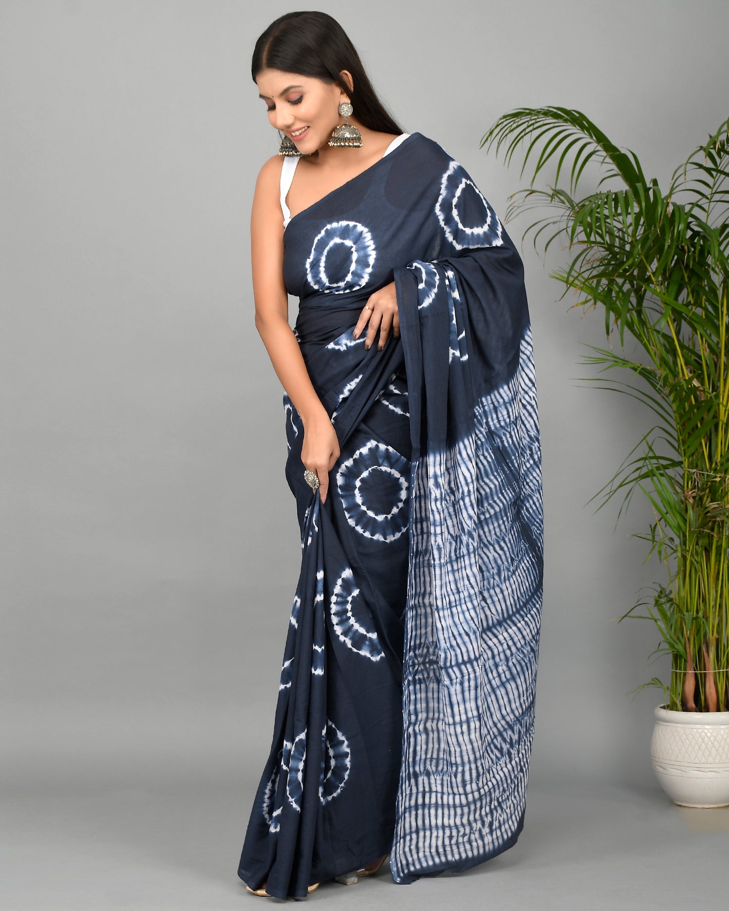 Tie and Dye Hand Block Printed Cotton Mulmul Saree with Blouse Piece