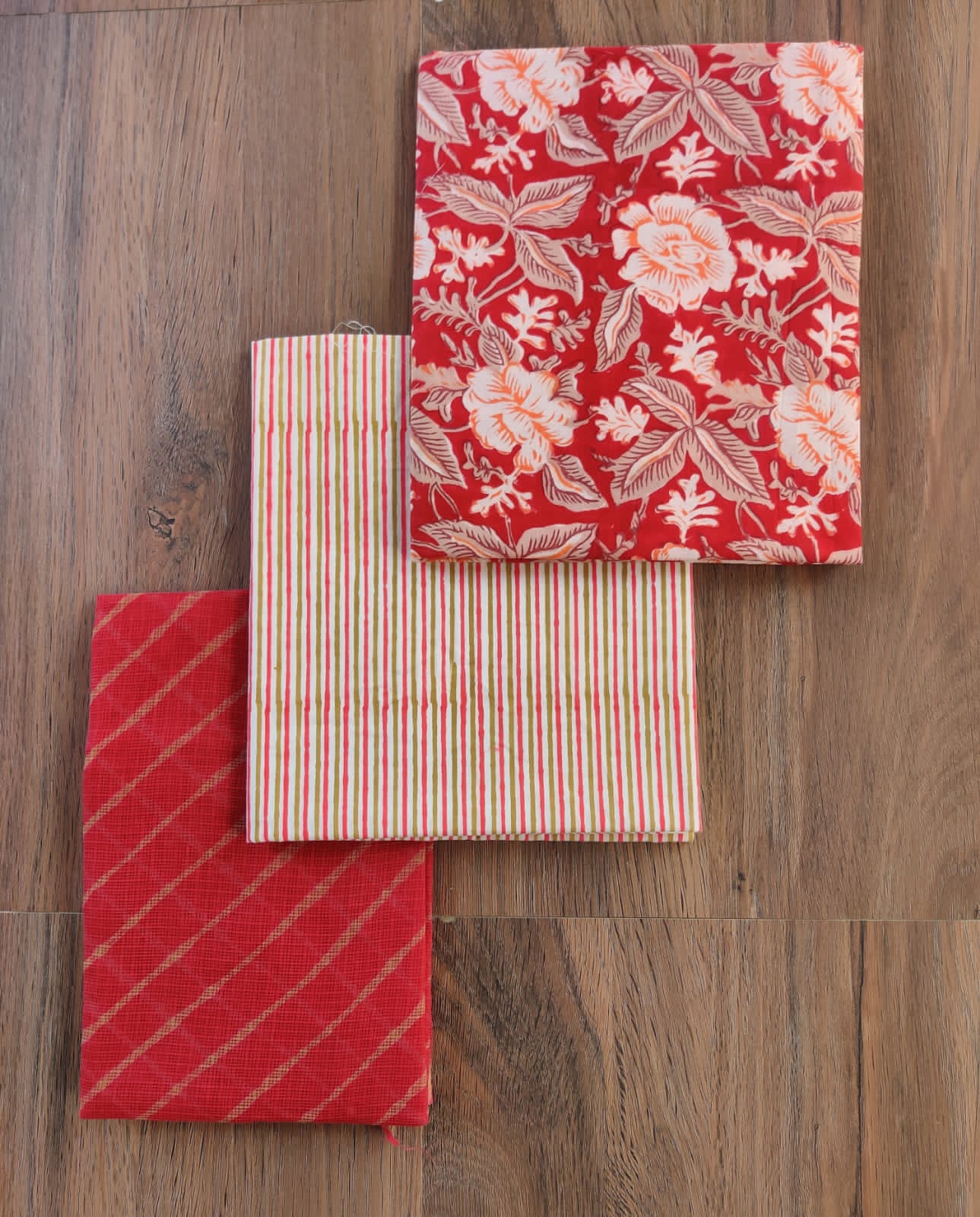 RED BLOCK PRINTED COTTON SUIT WITH LEHRIYA KOTA DORIA DUPATTA